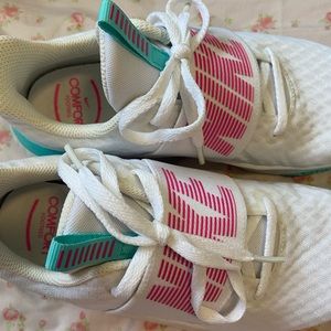 Womens Nike TR9 shoes